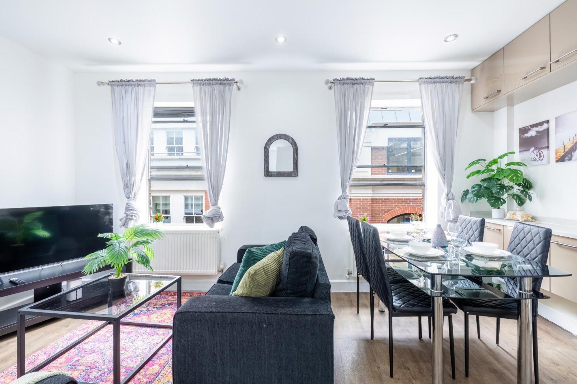 Premier Liverpool Street 2 Bed Super * London