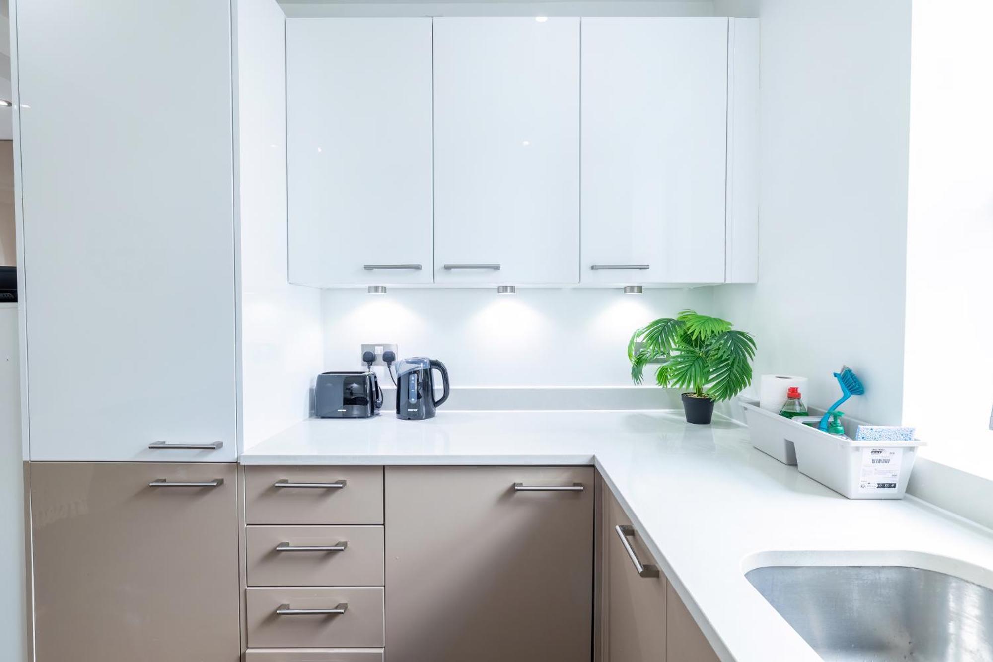 Premier Liverpool Street 2 Bed Super Apartment London