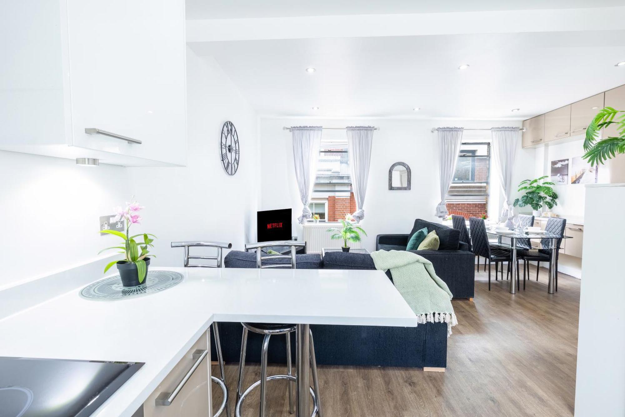 Premier Liverpool Street 2 Bed Super * London
