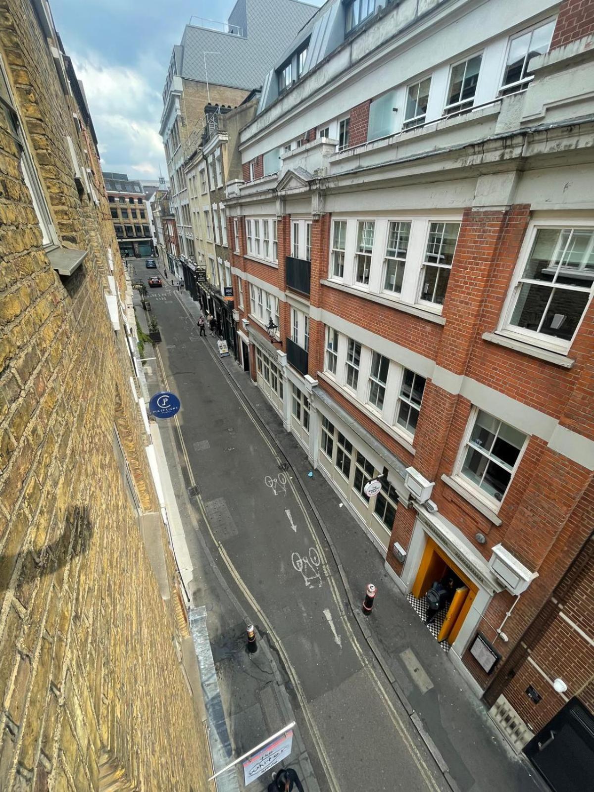 Premier Liverpool Street 2 Bed Super